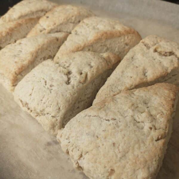 cinn walnut scones