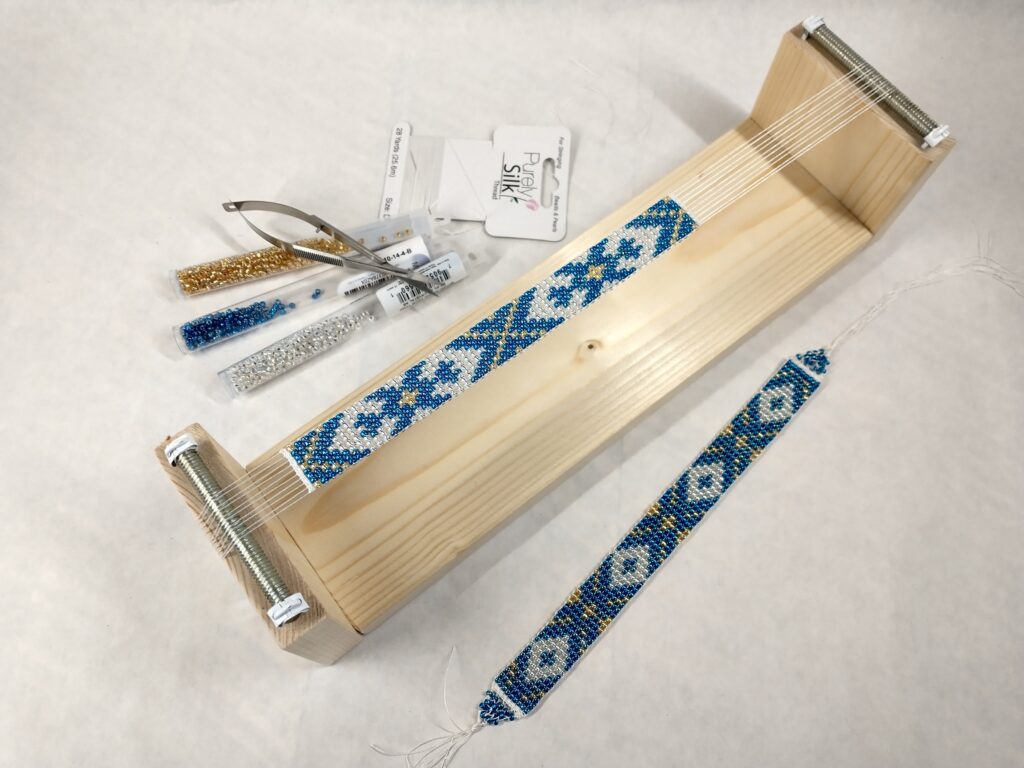 loom beading blue