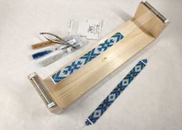 loom beading blue