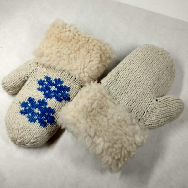 mittens front and back