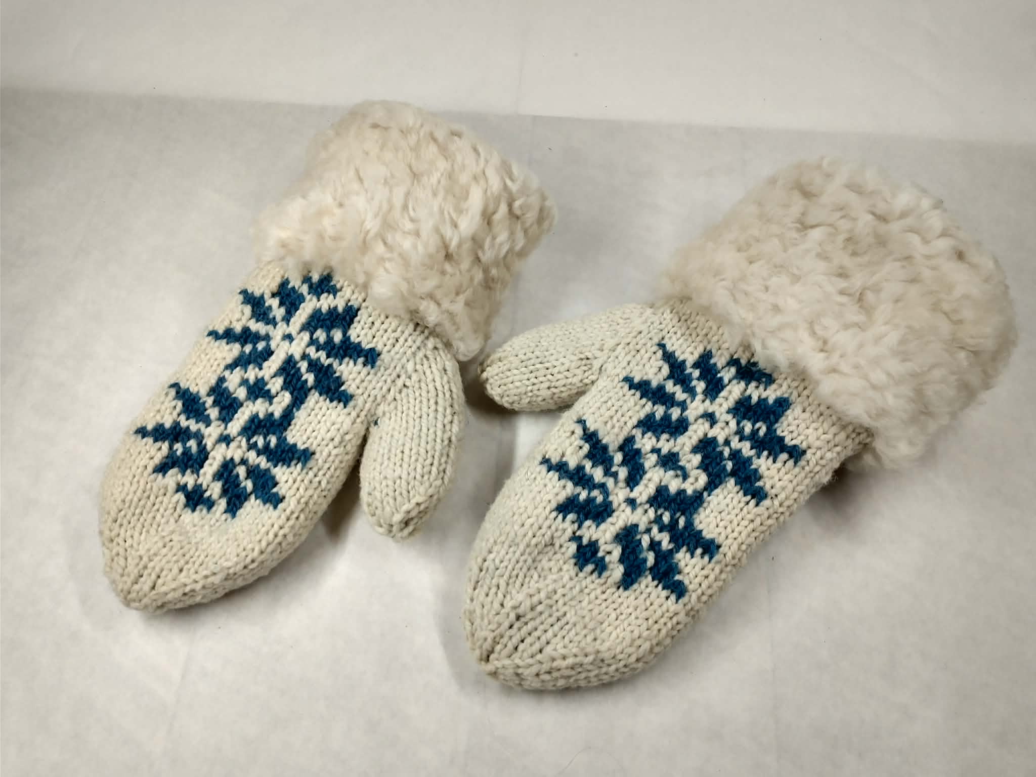 blue star mittens