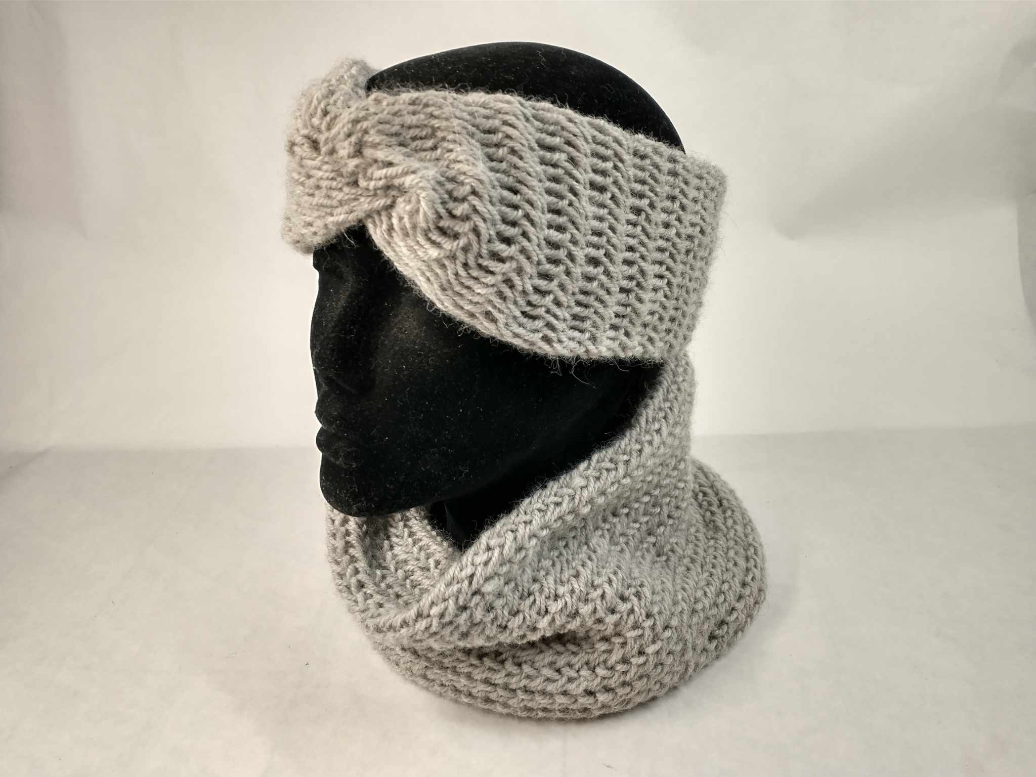 nalbinded headband and cowl